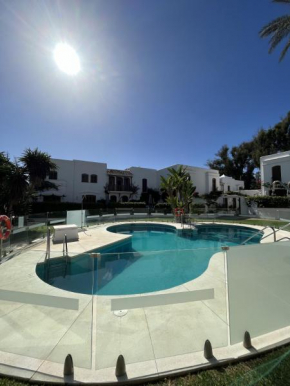 Estepona - Playa - Villa con acceso directo a la piscina